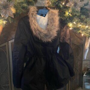 Woman's Ski Jacket with fur-trimmed hood. Size SMALL. Black. Zipper/snap front